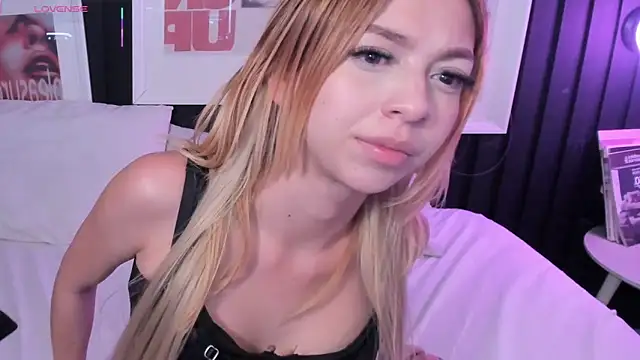 Angel_zafiros's cam snapshot