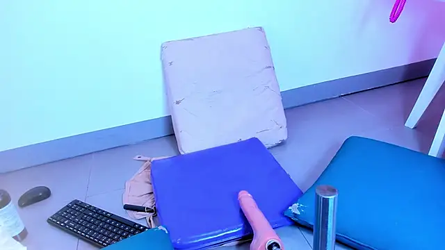 Baby_doll_XOXO live sex cam