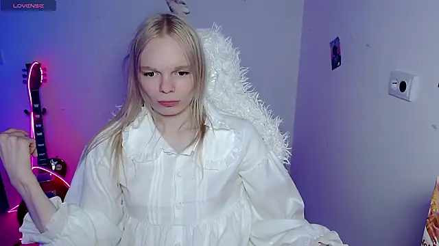 Emily_Nyaffee live sex cam