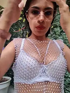 Astrid-- live sex cam