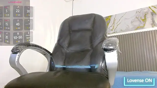 Dyla_n18 live sex cam