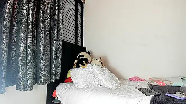 Bella_Stone's cam snapshot