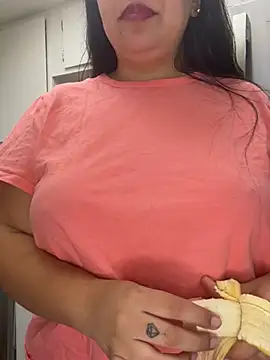 latina_curvy22's cam snapshot