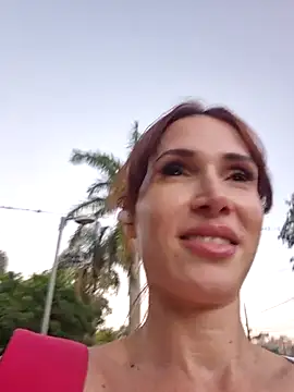 Irresistible24's cam snapshot