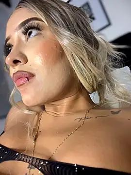 MystiqueXXX's cam snapshot