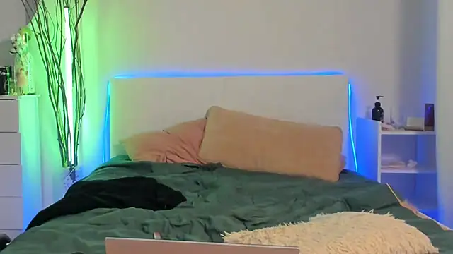 Santythousand's cam snapshot