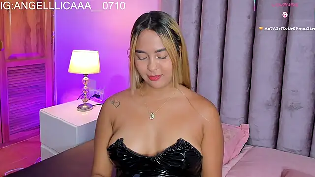 Little_Angelica18's cam snapshot