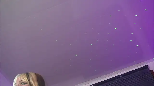 Michell_Wallker's cam snapshot