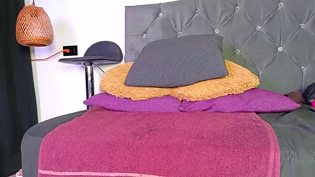 louis_bcasta1 live sex cam