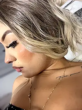 MystiqueXXX's cam snapshot