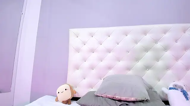 NICOLSKINNY1 live sex cam