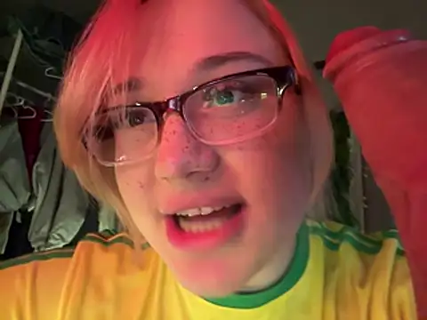 MCThroatGoat live sex cam