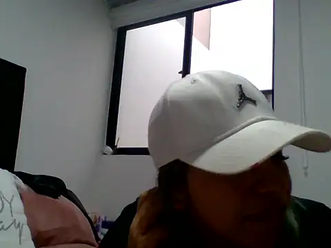 Ambar_Cortes's cam snapshot