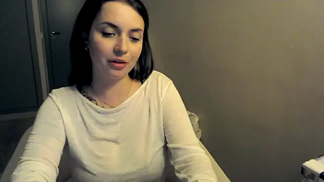 JuliaGraceOF's cam snapshot