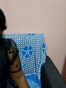 siri_tamiltelugu's cam snapshot