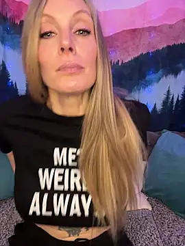 ItsDanniG's cam snapshot