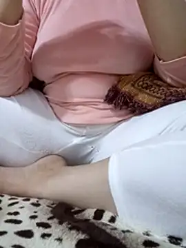 Bombamom's cam snapshot