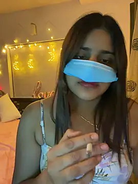 youngcoupleloverose's cam snapshot