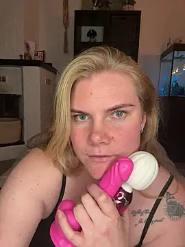 SexyBlondJoanna's cam snapshot