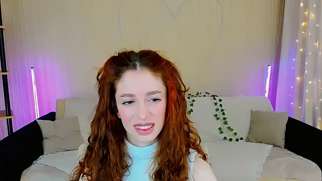 ChristinaConteeree's cam snapshot