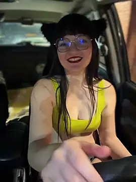 urpuppymoon's cam snapshot