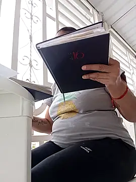 AlexandraNoiirr live sex cam