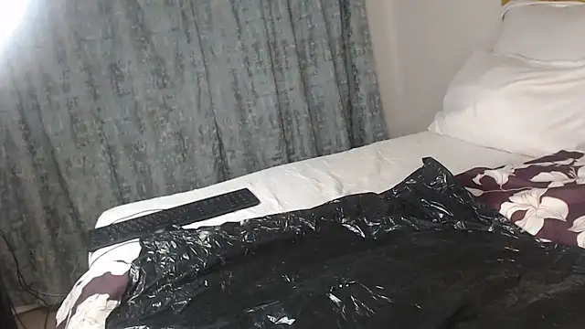 Bella_2025's cam snapshot