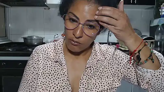 kateleyagrey's cam snapshot