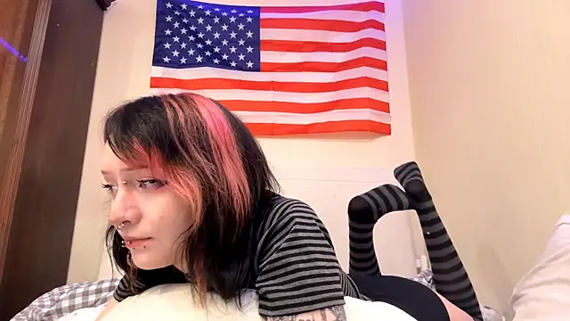 Shine_Luna's cam snapshot