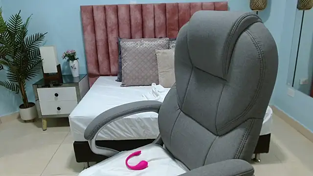 sophia_hadid's cam snapshot