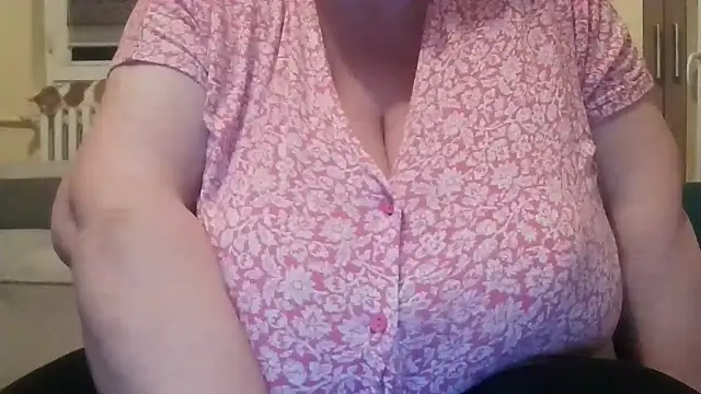 Nataliesbestjuggs's cam snapshot