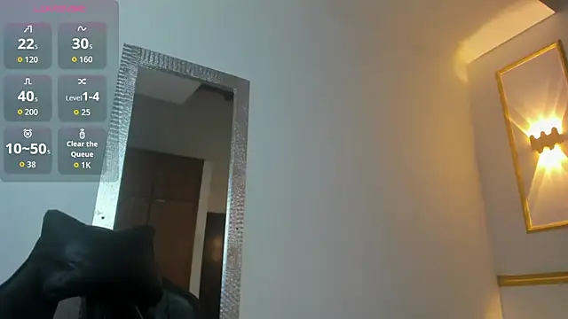 karlyy_'s cam snapshot