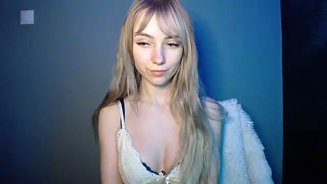 LuciaYoung's cam snapshot