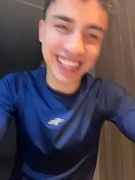 AdrianRinaldi live sex cam