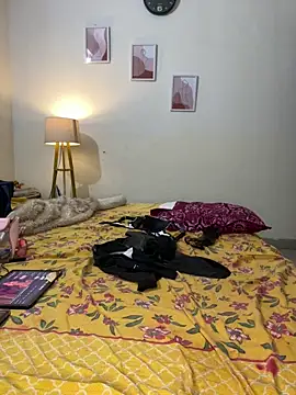 DesiSexyMonika live sex cam