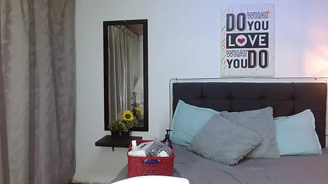 Keyla01_'s cam snapshot