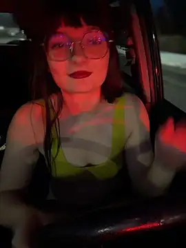 urpuppymoon's cam snapshot