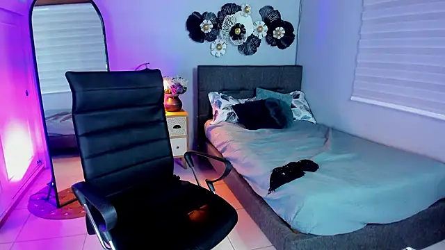 blush_bloom's cam snapshot