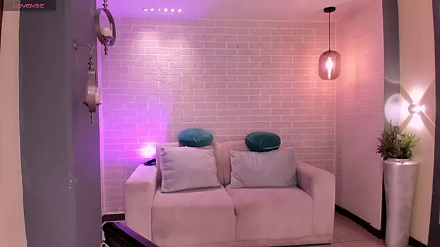 SavannahStorm's cam snapshot