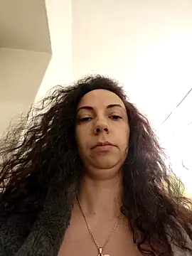 naughty69curls's cam snapshot