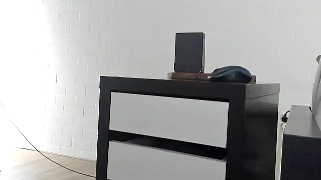 MendiPetite's cam snapshot