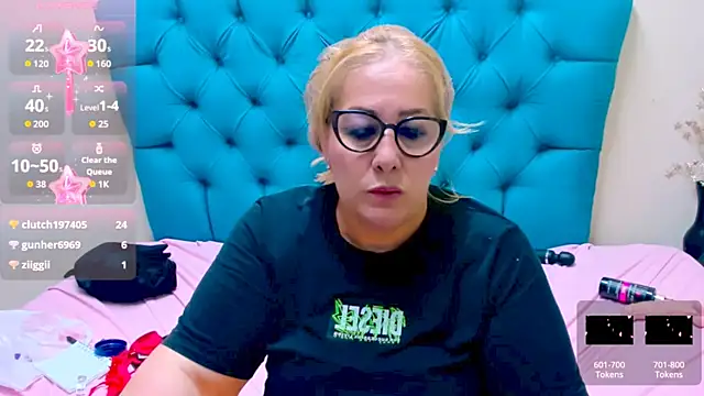 Nayla_Garner's cam snapshot