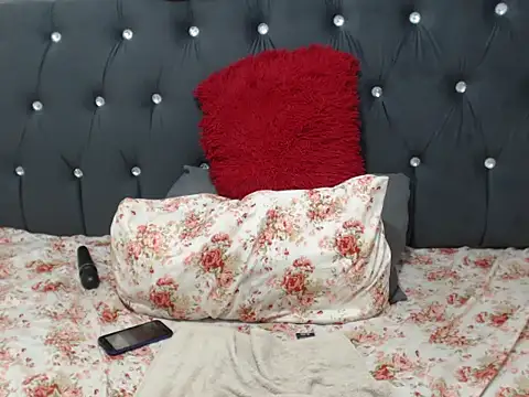 Sweetpeaches21's cam snapshot