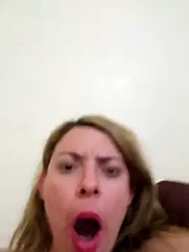 Bomboncitomm's cam snapshot