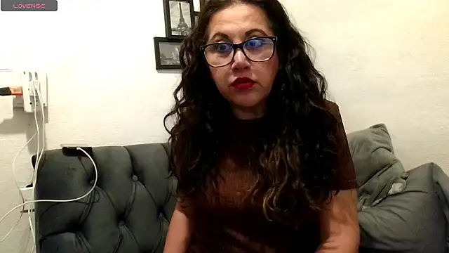 MirandaLatinaLovely's cam snapshot