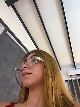 Millie_Taylor_'s cam snapshot