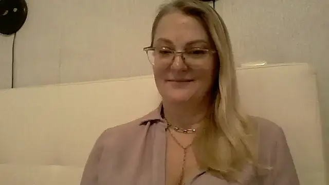 Emilia99's cam snapshot