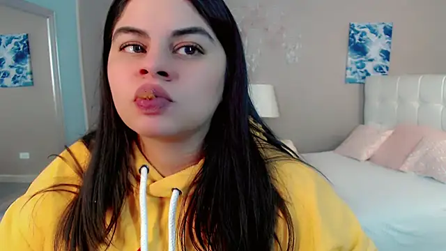 _Maddison_Ivanova_'s cam snapshot