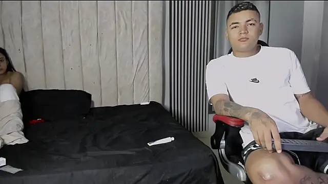 dante_and_kiara's cam snapshot