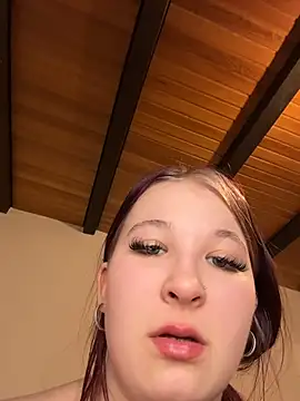 LittleChaosQueen live sex cam